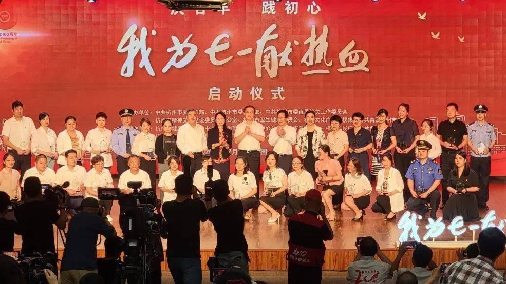 时尚女装设计师
